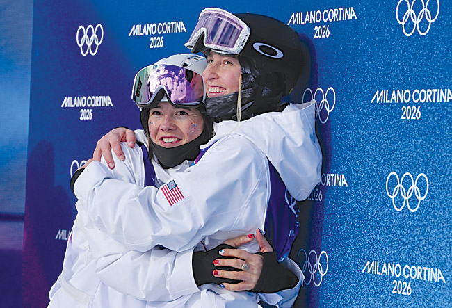 ‘Lizard’ leads US gold-silver grab in skiing moguls
